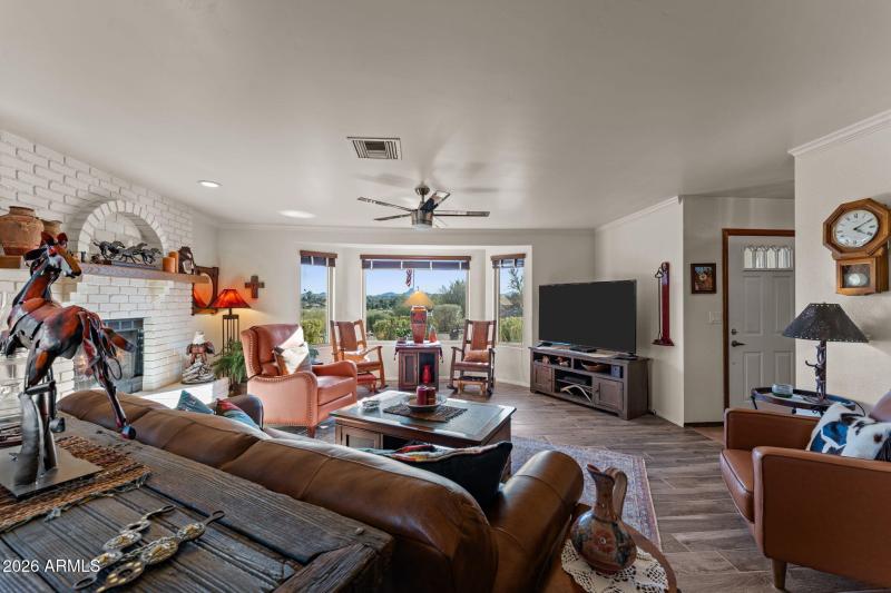 1130 N Coyote Crossing