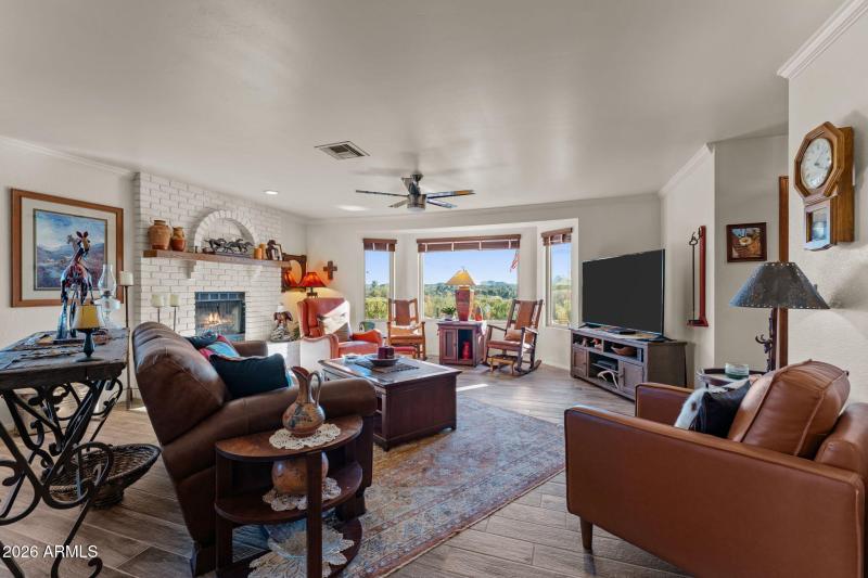 1130 N Coyote Crossing