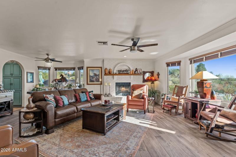 1130 N Coyote Crossing