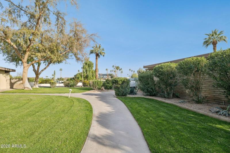 8-web-or-mls-4800-n-68th-st-162