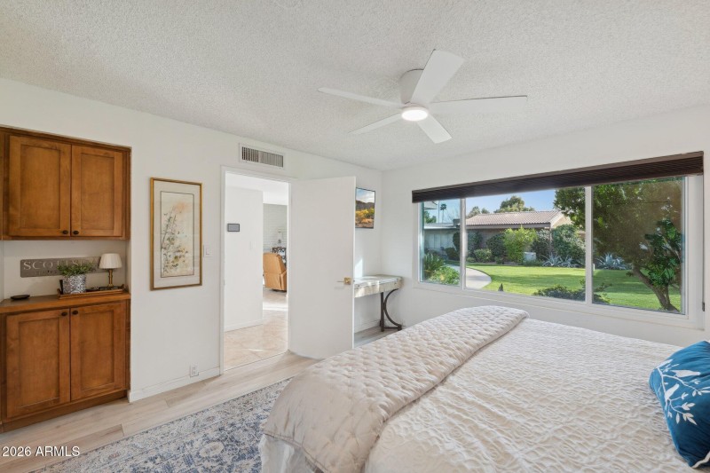 23-web-or-mls-4800-n-68th-st-162