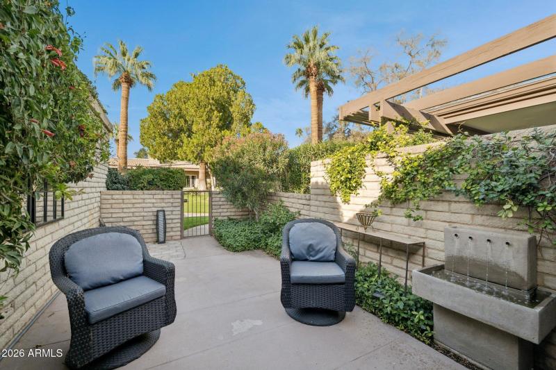 30-web-or-mls-4800-n-68th-st-162