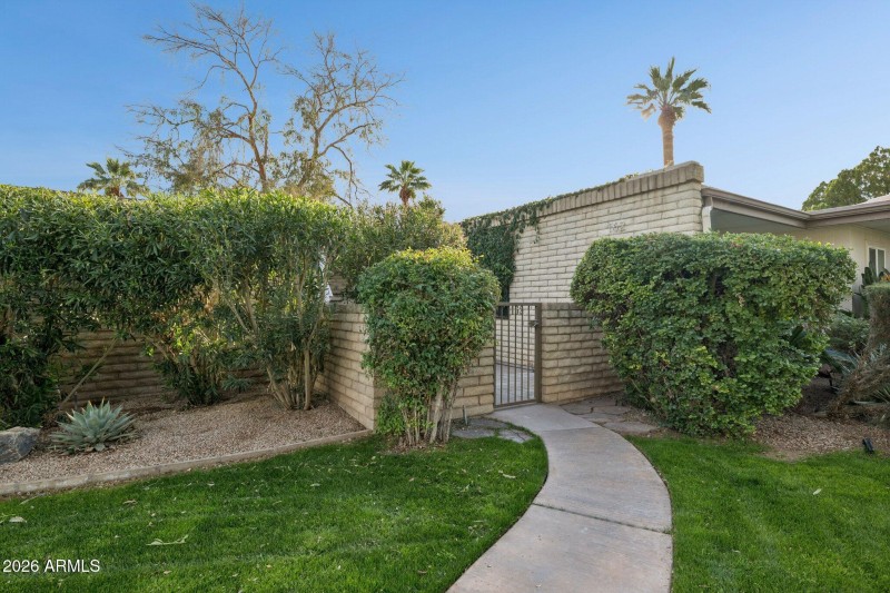 36-web-or-mls-4800-n-68th-st-162