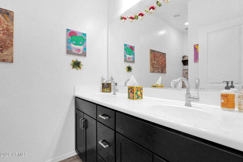 1917 Hampton 111 - 27Second Bathroom