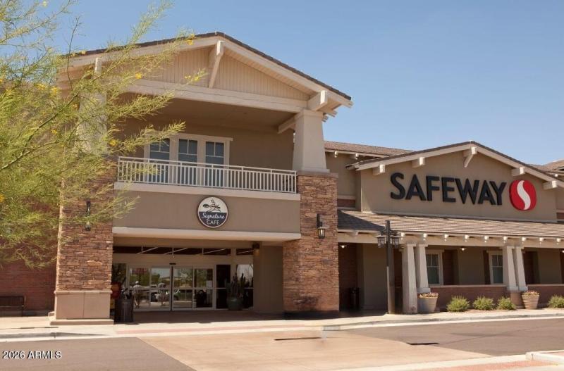Safeway grocery store in Estrella