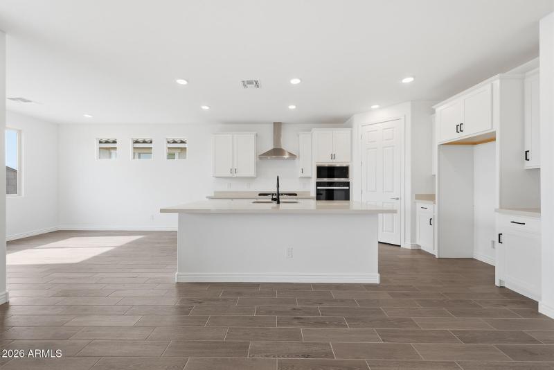 PHX_Miravida_Lot 1155_Ash_14825_Kitchen