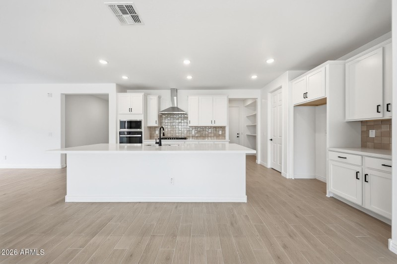 PHX_Miravida_lot 1037_Blush_14857_Kitche