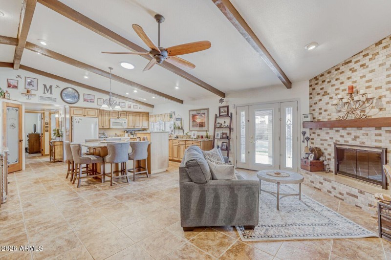 315 E. Marconi Ave - Web Quality - 007 -