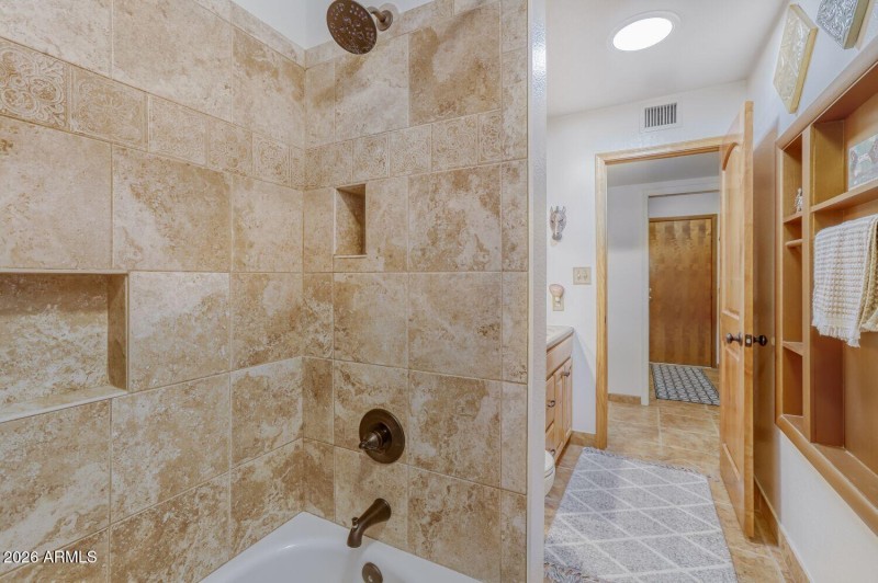 315 E. Marconi Ave - Web Quality - 023 -