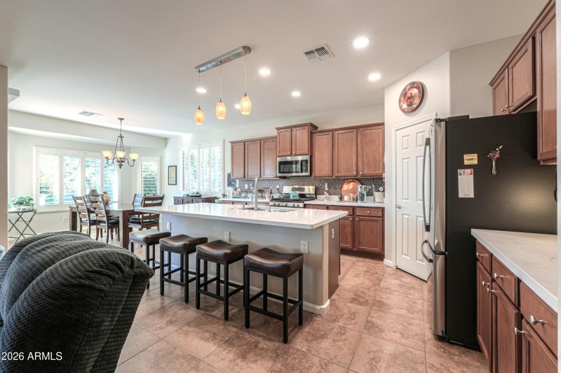Kitchen w/new Quartz counters