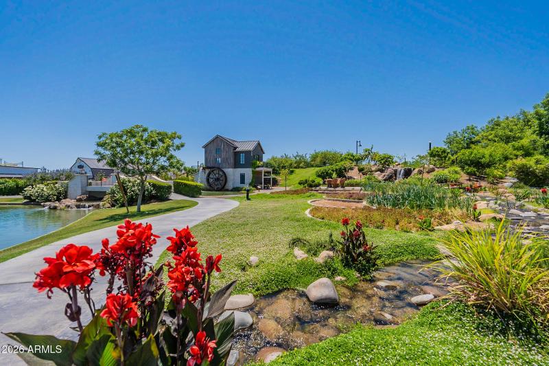 QCBtnclGrdns_FlowersMill_ListerPros