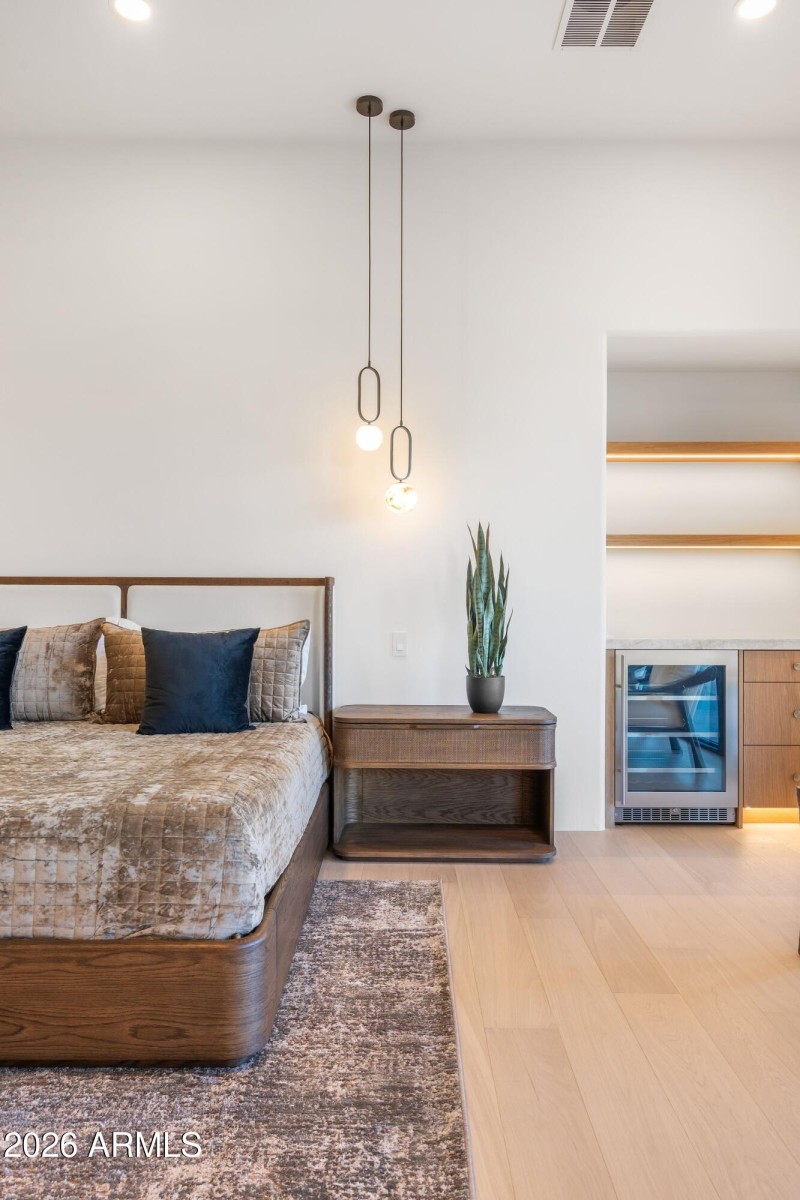 025_Primary Retreat Dry Bar