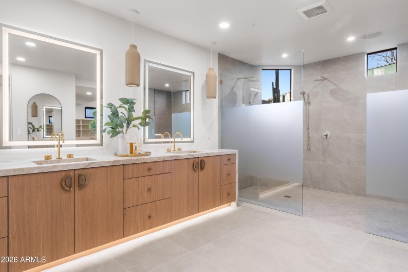 026_Primary Bath with a Wet Room