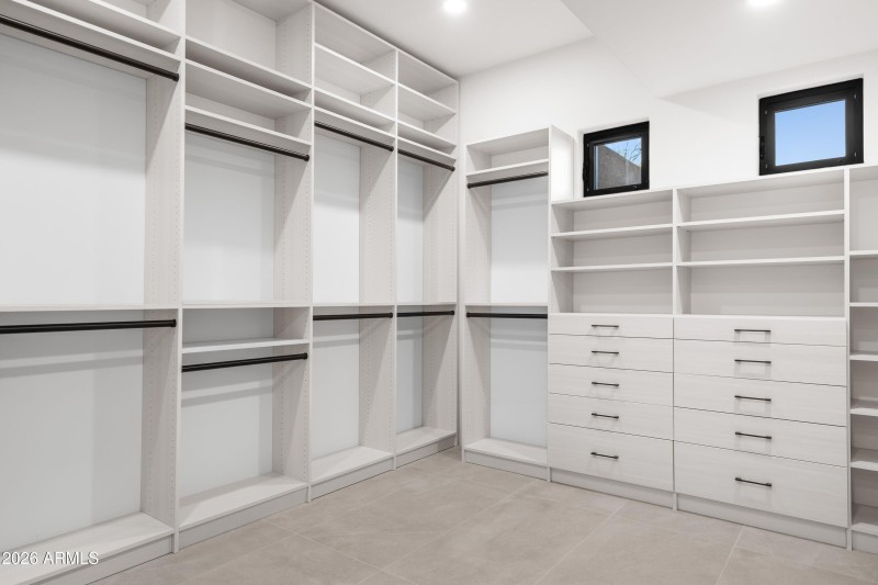 031_To Die For Closet