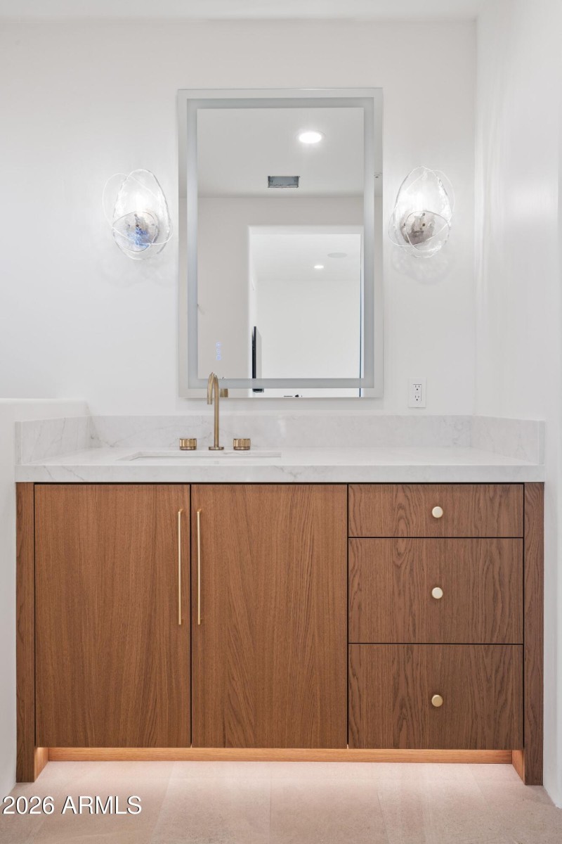 037_Ensuite 3 Chic Vanity