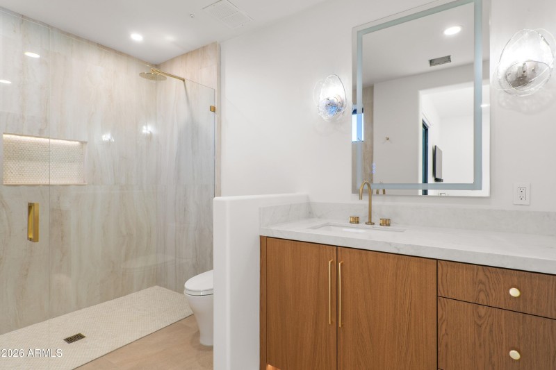 038_Ensuite 3 Bath Brilliance