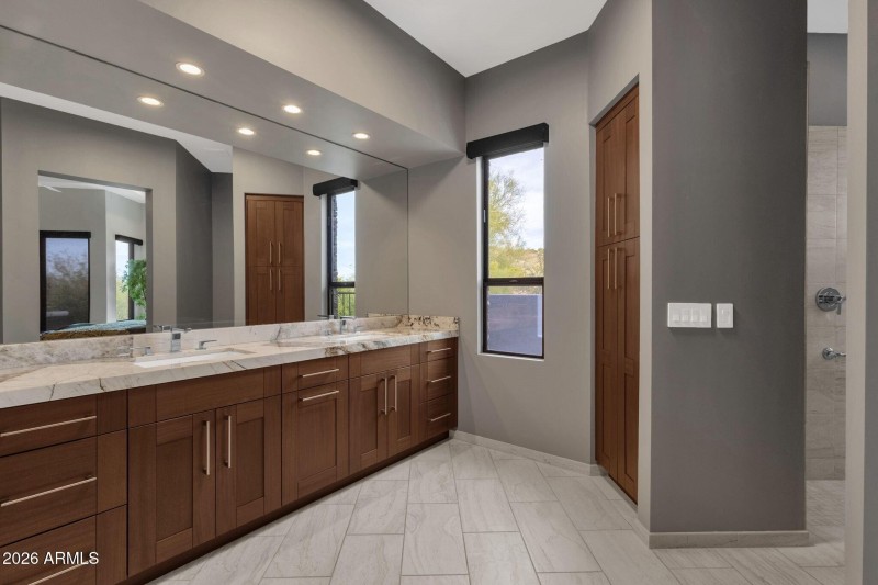 033_2nd Primary Ensuite Bathroom II