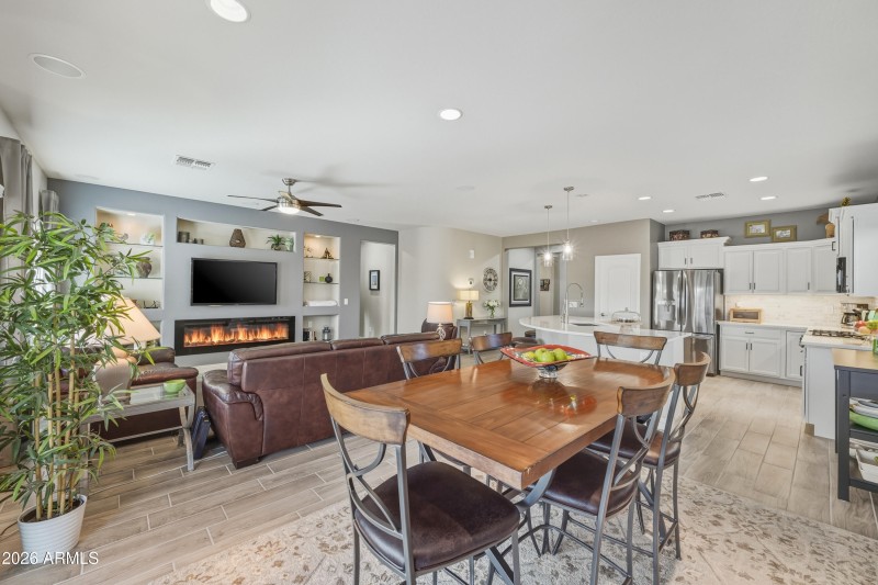 5_011_dsc_1915_with_fire