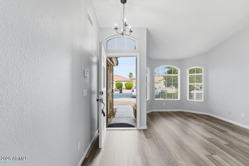 12523 W Roanoke Ave-08