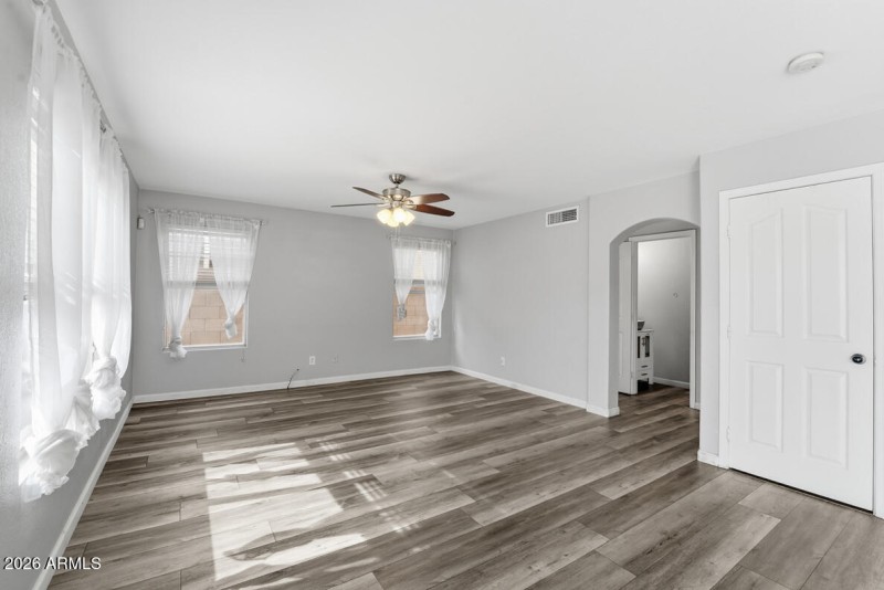 12523 W Roanoke Ave-26