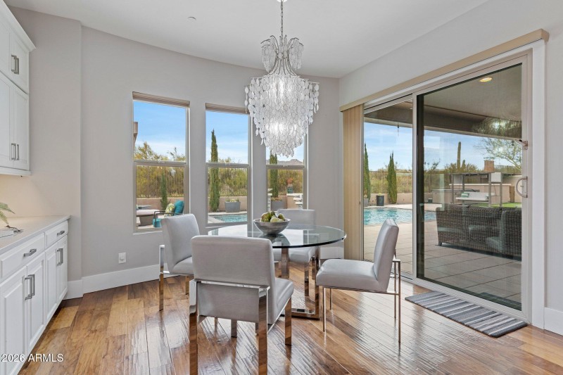 Pull-Out Shelving, Huge Windows