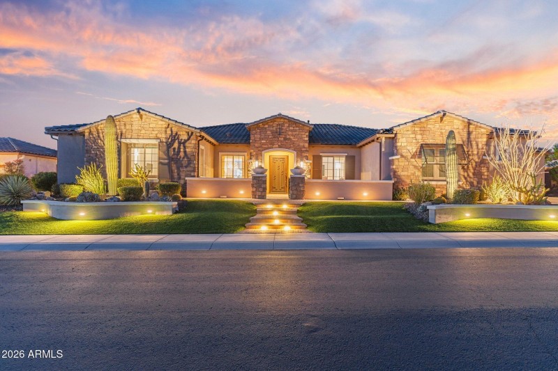 Experience the Lifestyle!