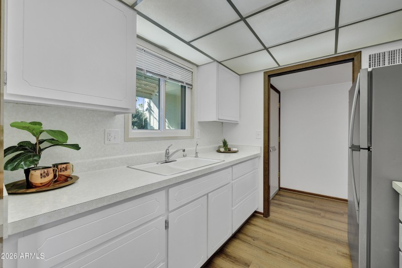 New flooring and paint throughout