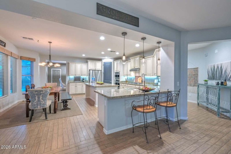 Night-Kitchen-Breakfast Room