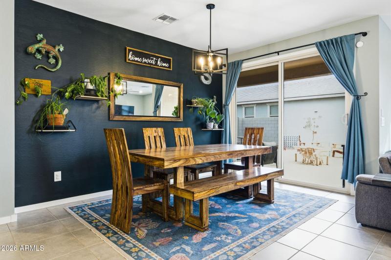 23-web-or-mls-35175 W Marin Ave-23