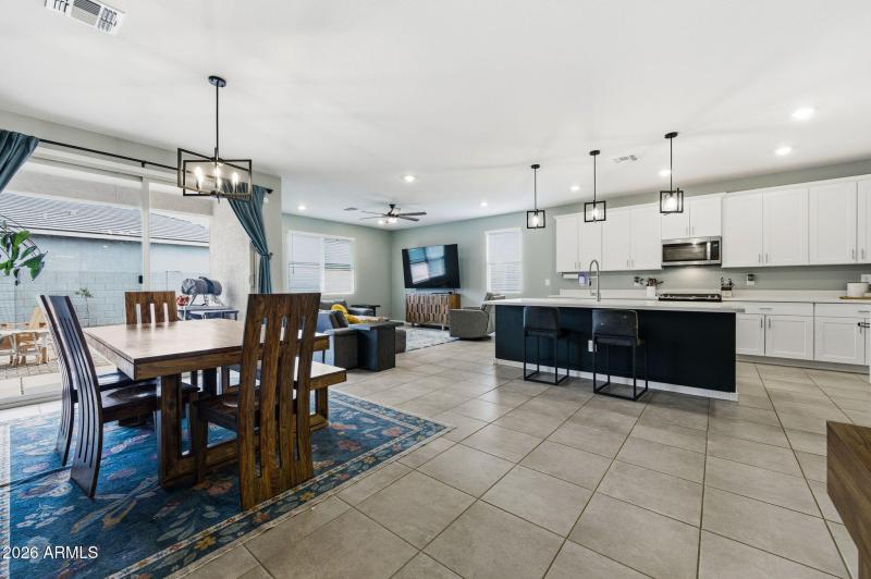 25-web-or-mls-35175 W Marin Ave-25