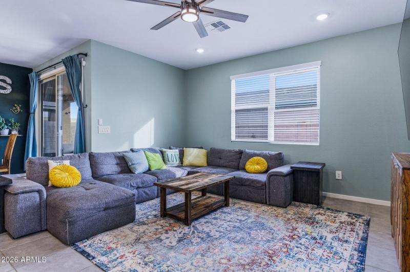 21-web-or-mls-35175 W Marin Ave-21