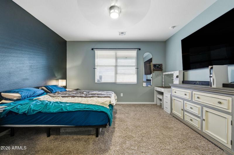 32-web-or-mls-35175 W Marin Ave-32