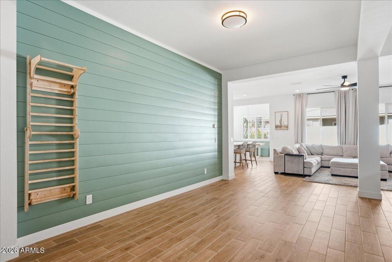 06-10850 E Trent Ave_RedHogMedia