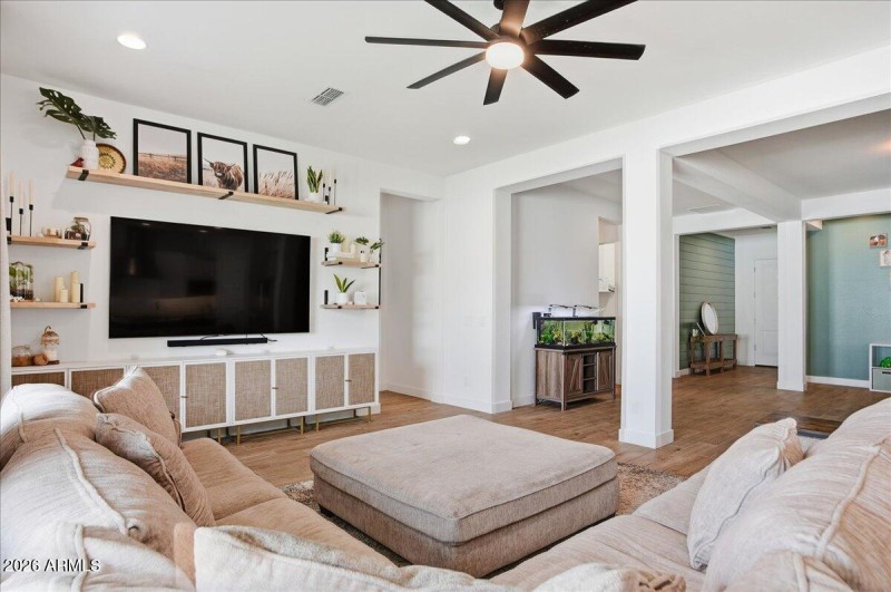 14-10850 E Trent Ave_RedHogMedia