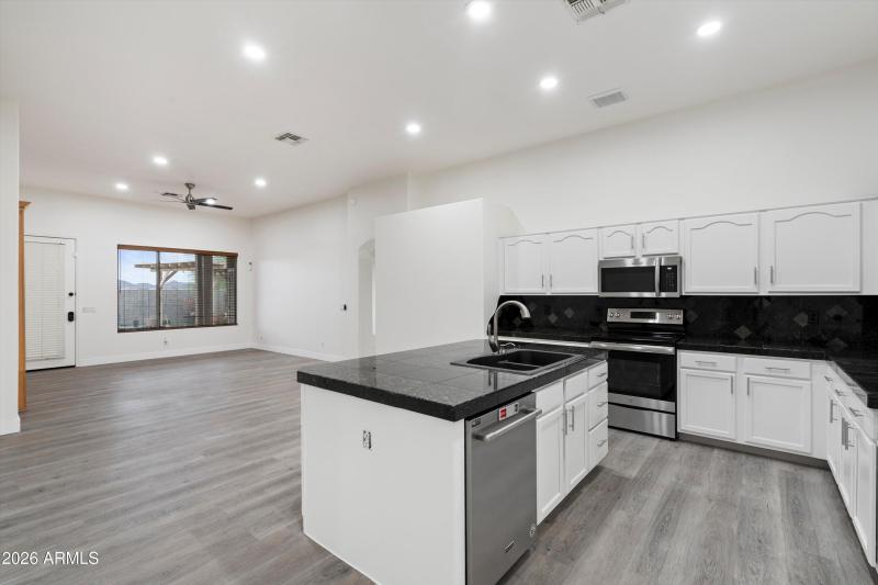 06-Kitchen to Dining