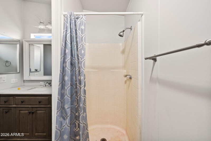 085-Primary Bathroom