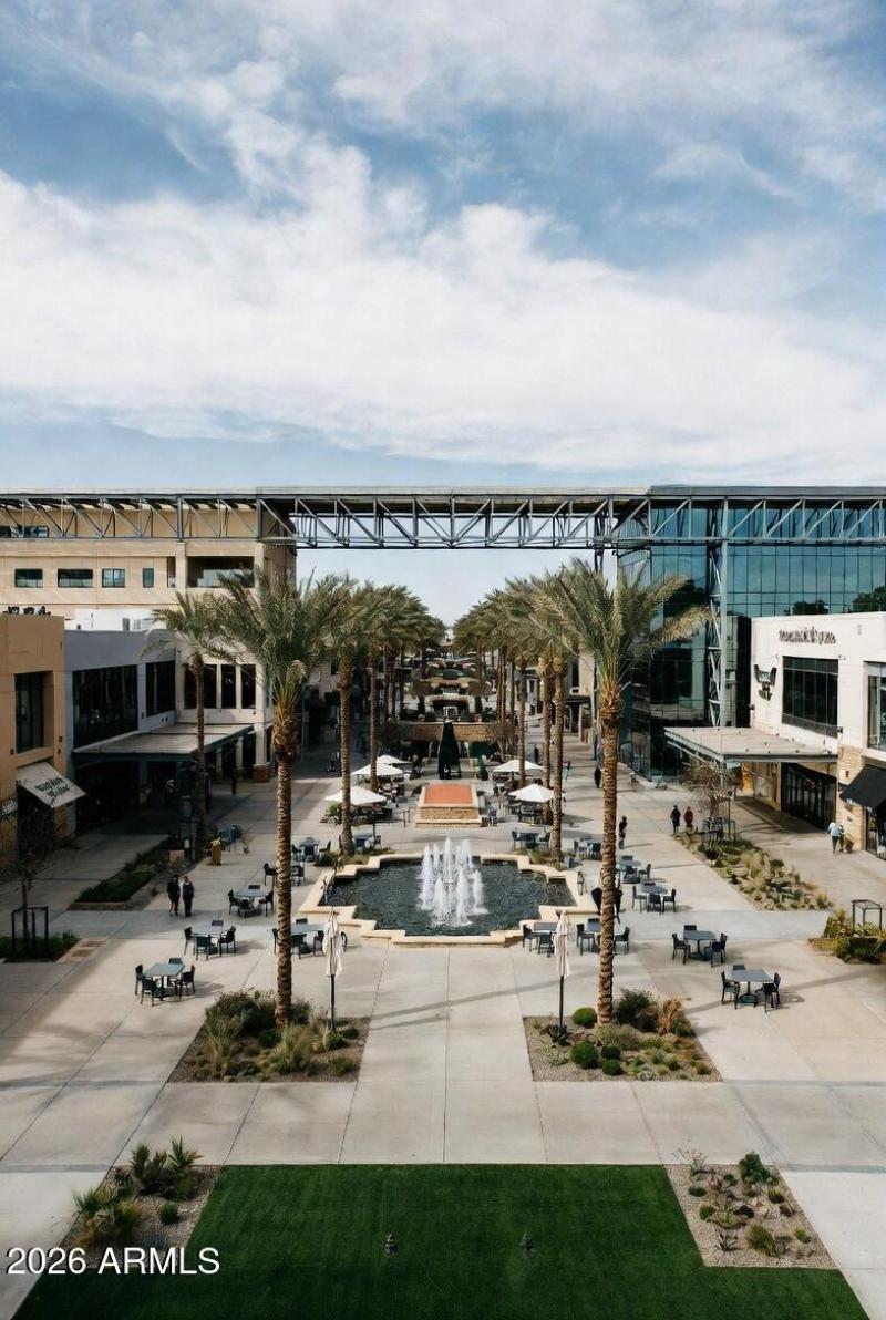 Minutes to Scottsdale Quarter shops