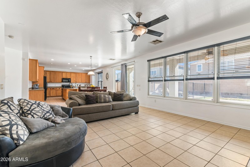 11_4027 w st charles ave-11