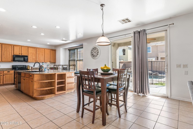 12_4027 w st charles ave-12