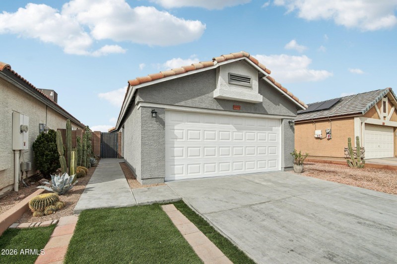 3-web-or-mls-N 30th Ave-S1202-003