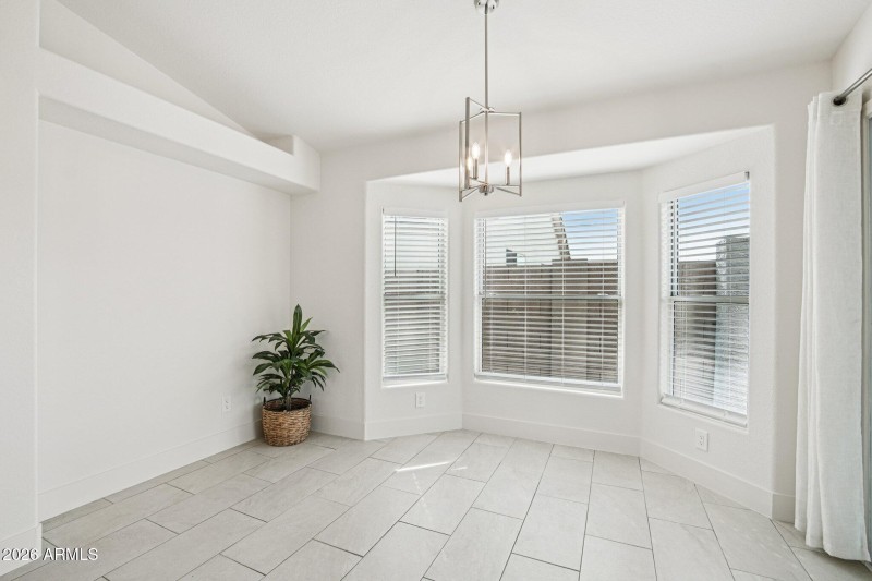 12-web-or-mls-N 30th Ave-S1202-012