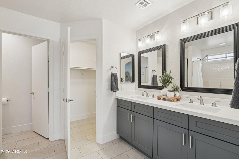 24-web-or-mls-N 30th Ave-S1202-024