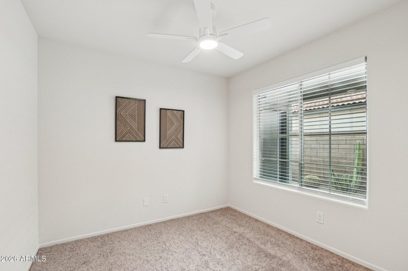 27-web-or-mls-N 30th Ave-S1202-027