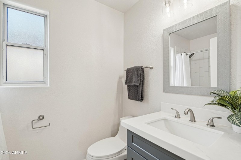 29-web-or-mls-N 30th Ave-S1202-029