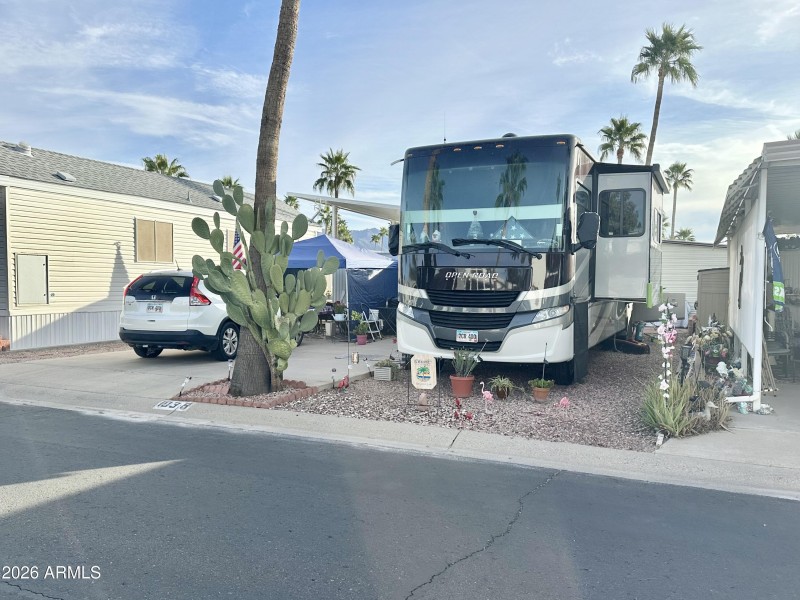 JUST A SHORT WALK TO THE PET PARK