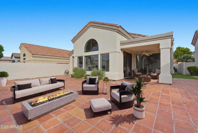 Huge patio-virtually staged