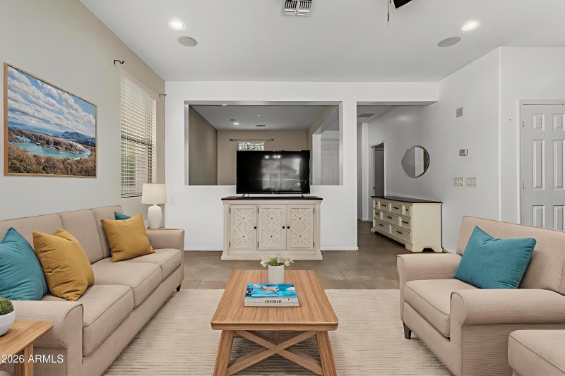 11-Townley - Living Room - Standard - 6