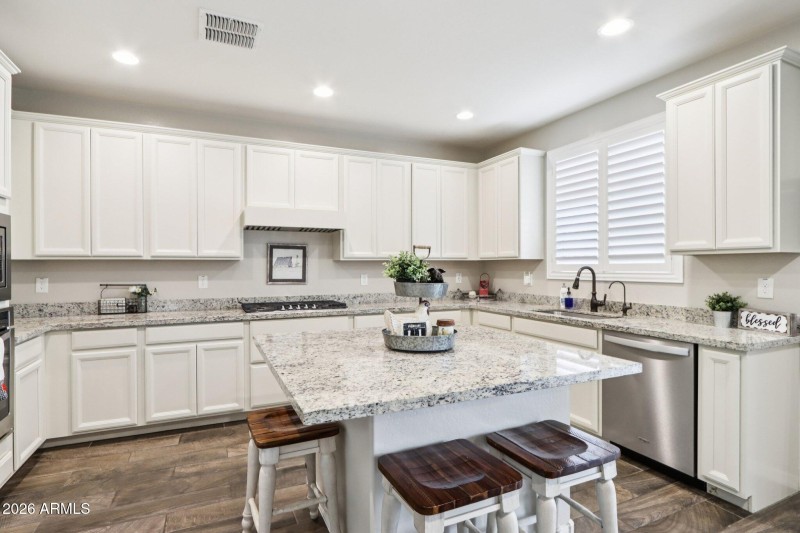 14-web-or-mls-E Wisteria Dr-S1202-014