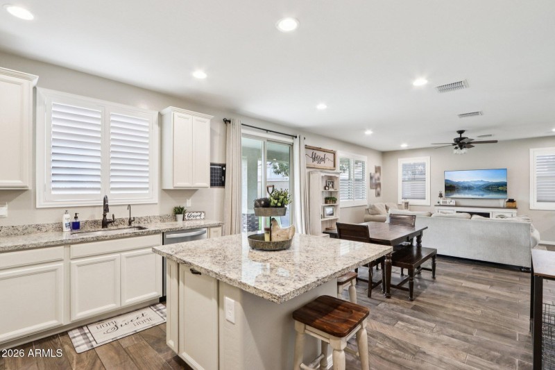 17-web-or-mls-E Wisteria Dr-S1202-017