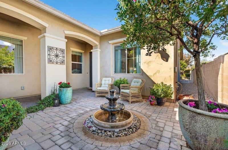 009_8-web-or-mls-38-_e_nighthawk_wa_63